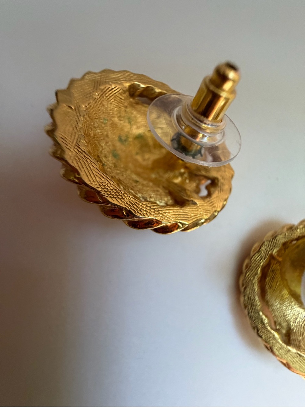 Vintage 80s Gold Tone Lion Head Statement Stud Earrings Twisted Rope Medallion - Picture 10 of 12